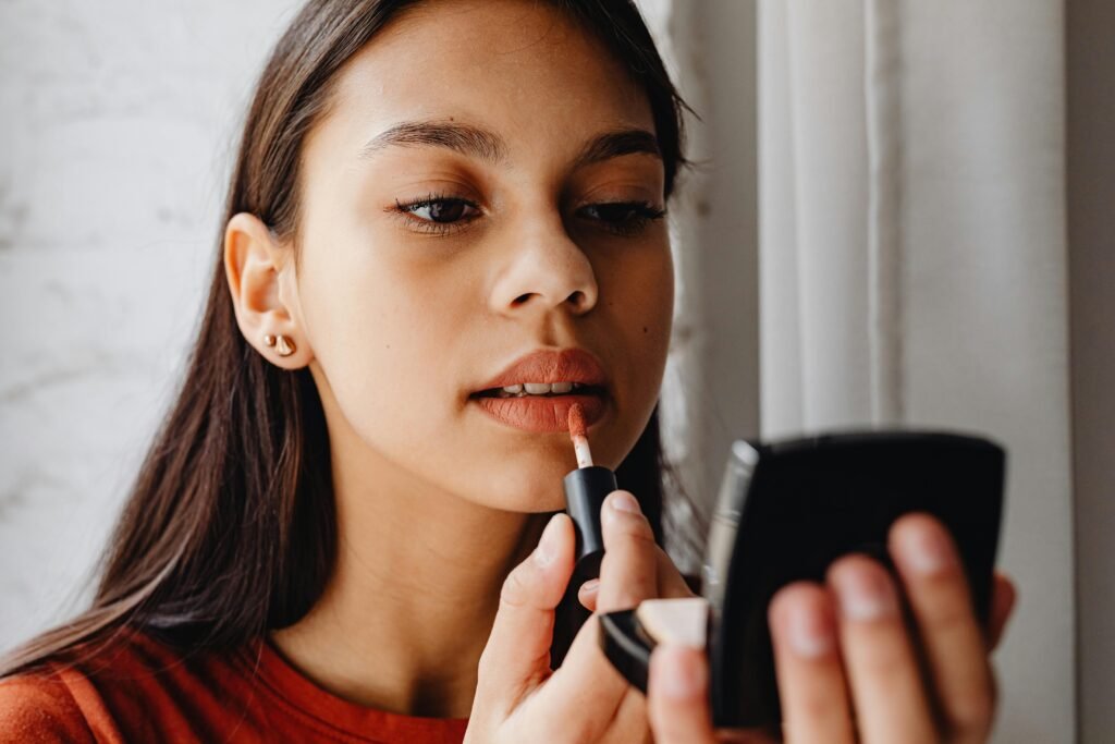 lip gloss trend in Dubai 2025
