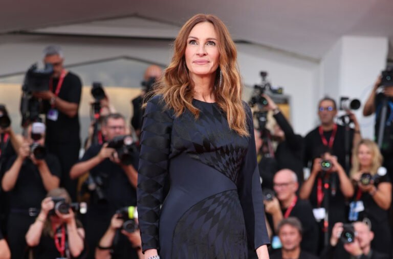 Julia Roberts Venice Film Festival 2025: Navy Versace Gown Steals the Red Carpet